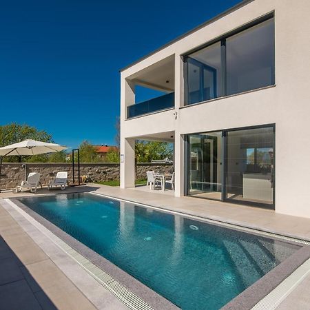 Luxury Villa Weiss - Malinska - Heated Pool - Central Floor Heating In Winter Kültér fotó