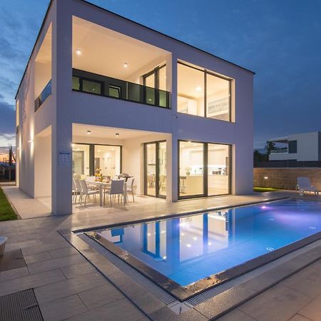 Luxury Villa Weiss - Malinska - Heated Pool - Central Floor Heating In Winter Kültér fotó